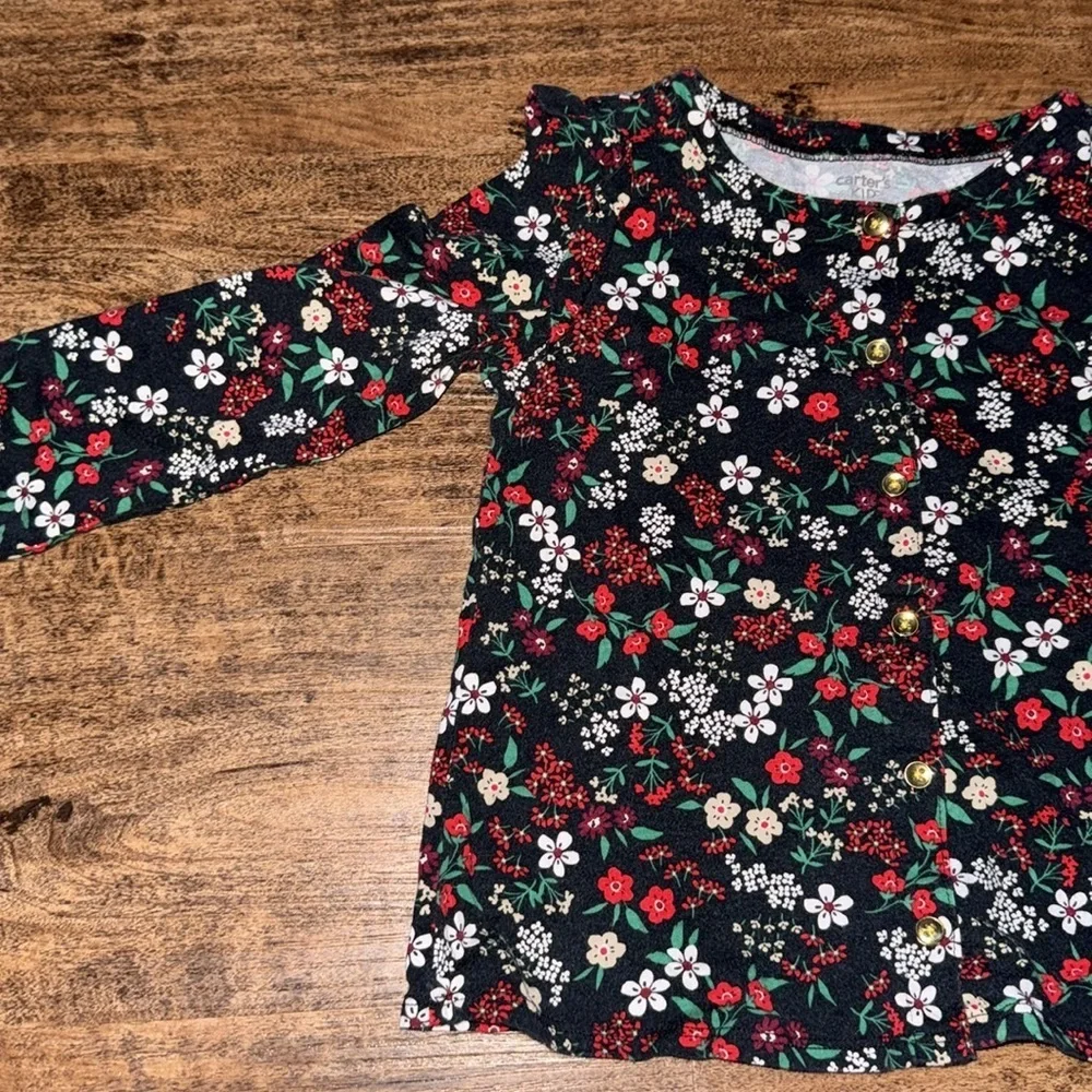 Floral top with gold buttons size 6/6x